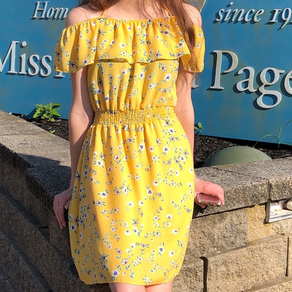 Dresses & Skirts - Yellow floral off-shoulder sun dress